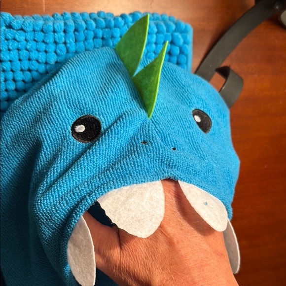 Olivia & Finn Dinosaur 5 piece Bath Set - Blue & Green, NEW! - Picture 2 of 9